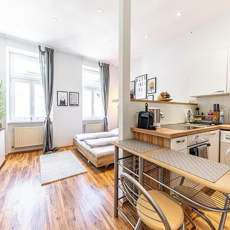 Cozy + Trendy By Jr City Apartments Wenen Buitenkant foto