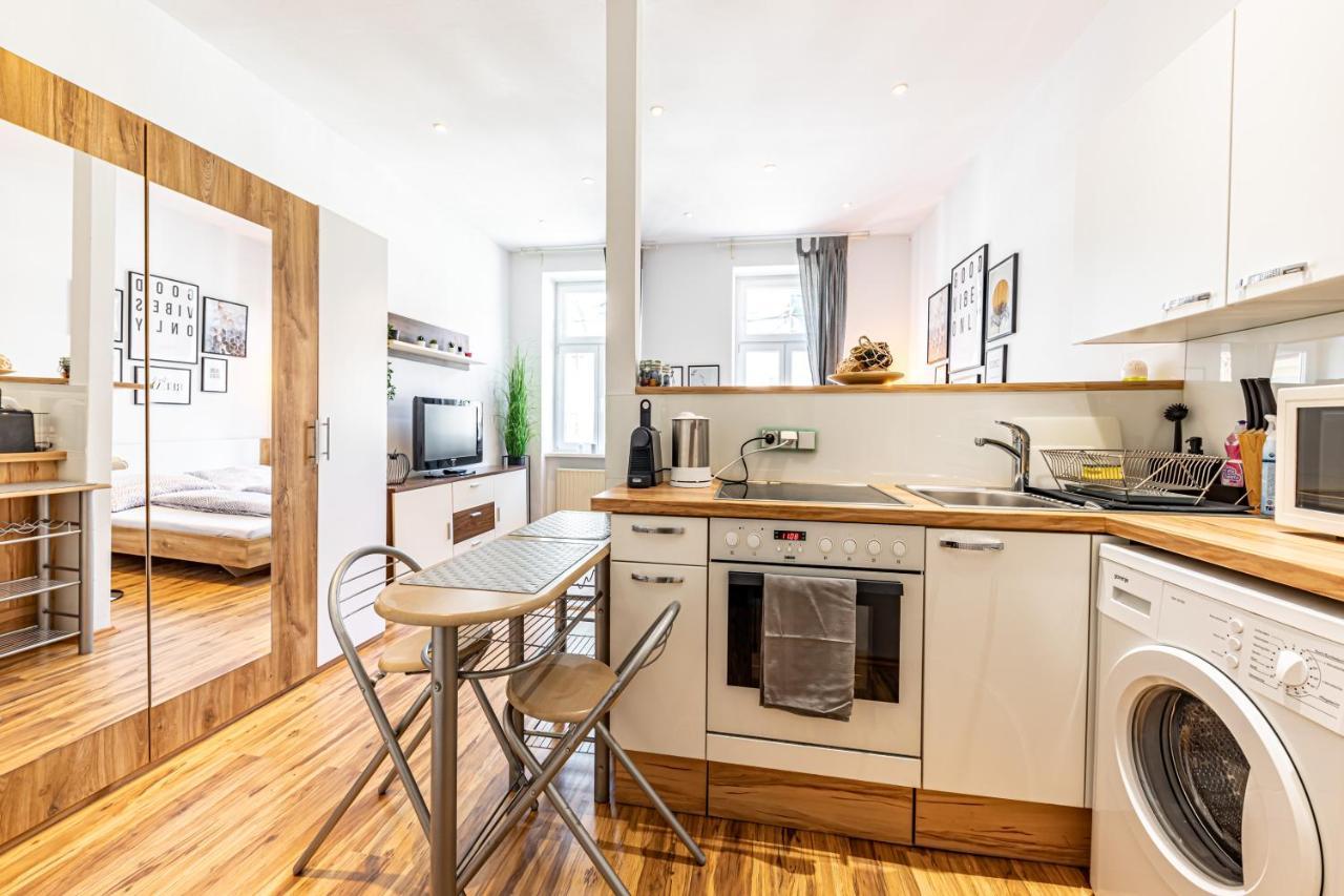 Cozy + Trendy By Jr City Apartments Wenen Buitenkant foto
